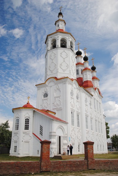 Тотьма: город черной лисы и церквей-галеонов